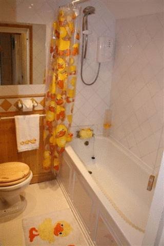 Robertsbridge Retreat At Cornhill Self Catering Apartments Phòng bức ảnh